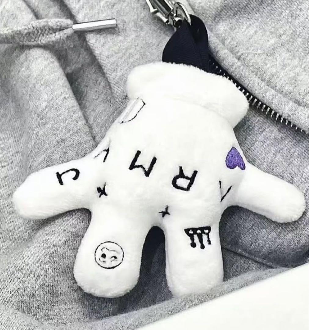 

[USED] JUNGKOOK tattoo key ring