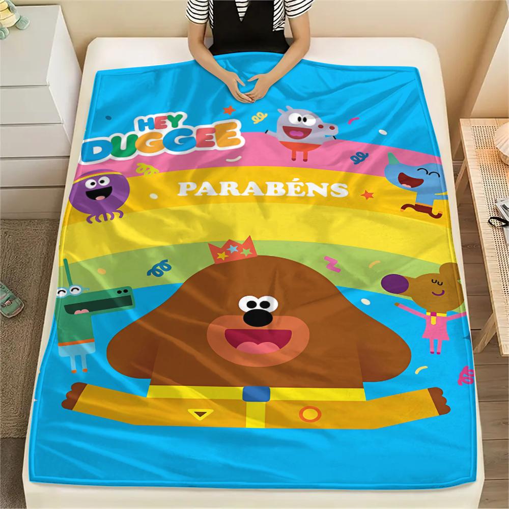 1Pc Doggee Cartoon Print Flannel Blanket, High quality Comfortable for All Seasons, Home Decor, Warmth and Comfort, Perfect for Christmas Gifts