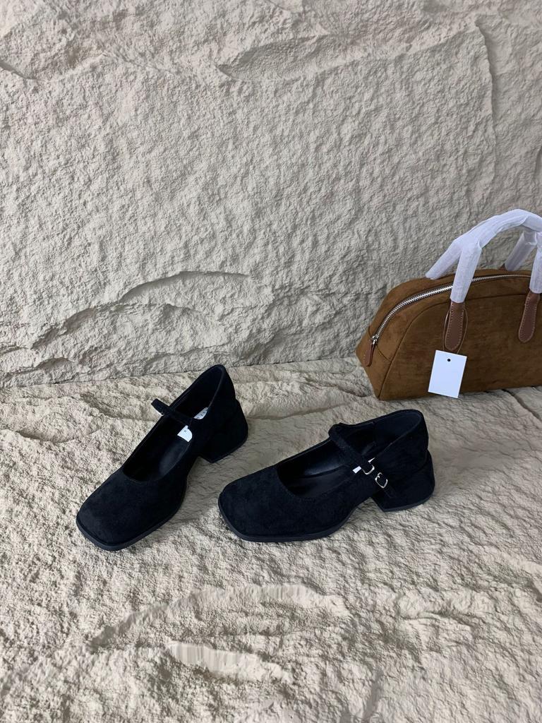 Retro Mary Jane shoes women's soft-soled Doudou shoes 2025 spring and autumn new brown small square head shallow mouth one pedal single shoes