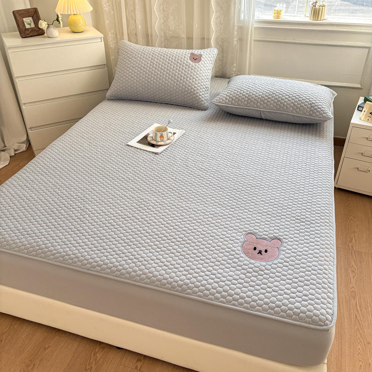 Плотный водонепроницаемый стеганый наматрасник - Двуспальная кровать, Стирающийся, Защита от протекания мочи. 1 Pair of Pillowcases