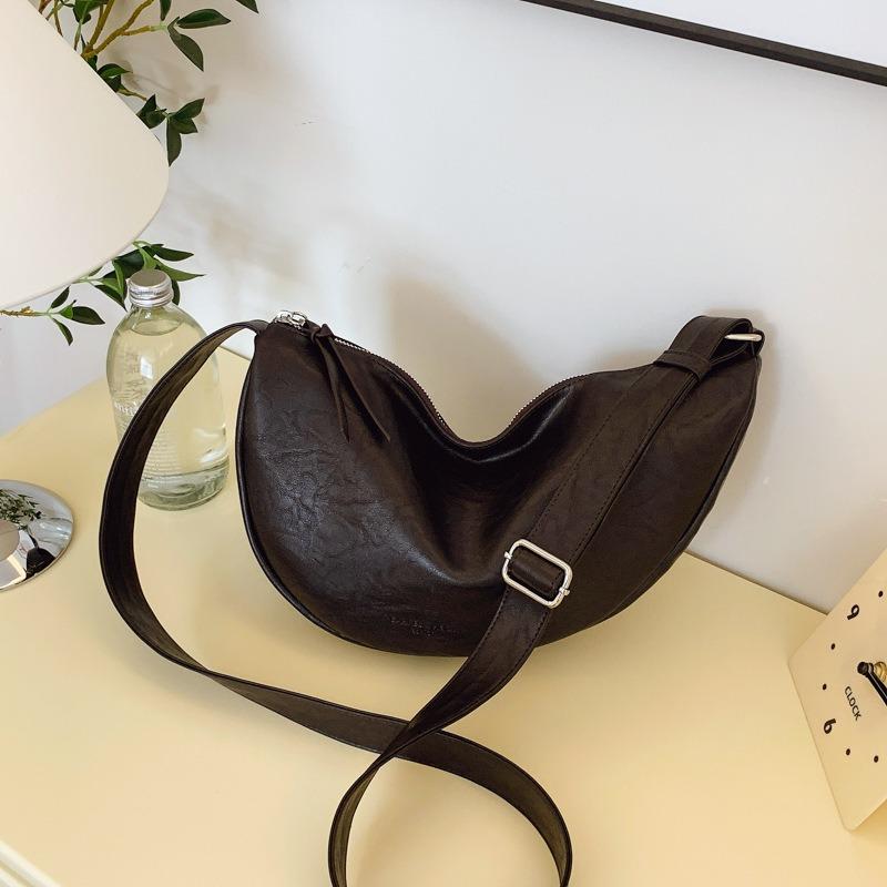 Summer simple commuter messenger bag women's new casual versatile fashion shoulder dumpling bag