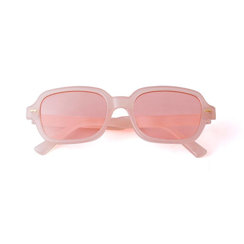 

Retro Rivets Yellow Rectangle Sunglasses for Female Male Design 90s Stylish Vintage Square Sun Eyeglasses Lents De Sol Mujer S2160M as picture