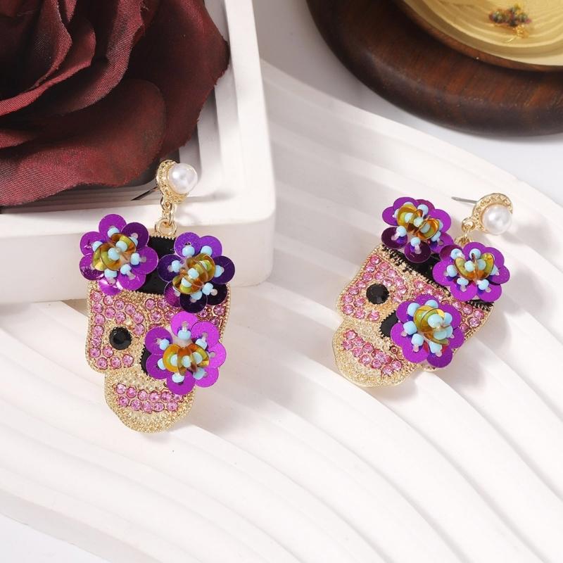 Chic Zircon Inlaid Skull Studs Earrings Versatile Skull Ear Studs Adorned with Zircon and Glitter for Various Occasions