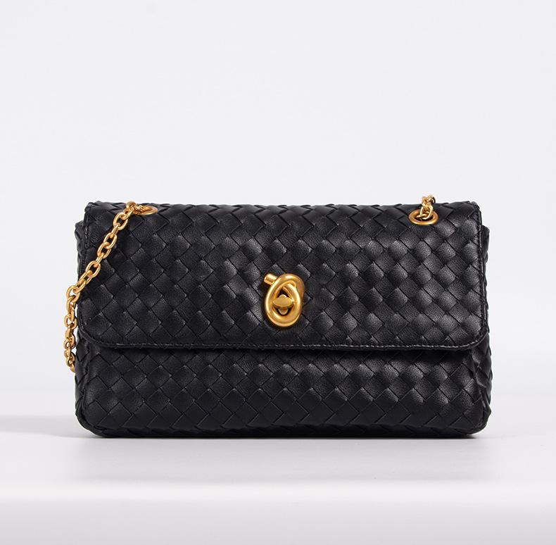 2026 new niche leather woven shoulder