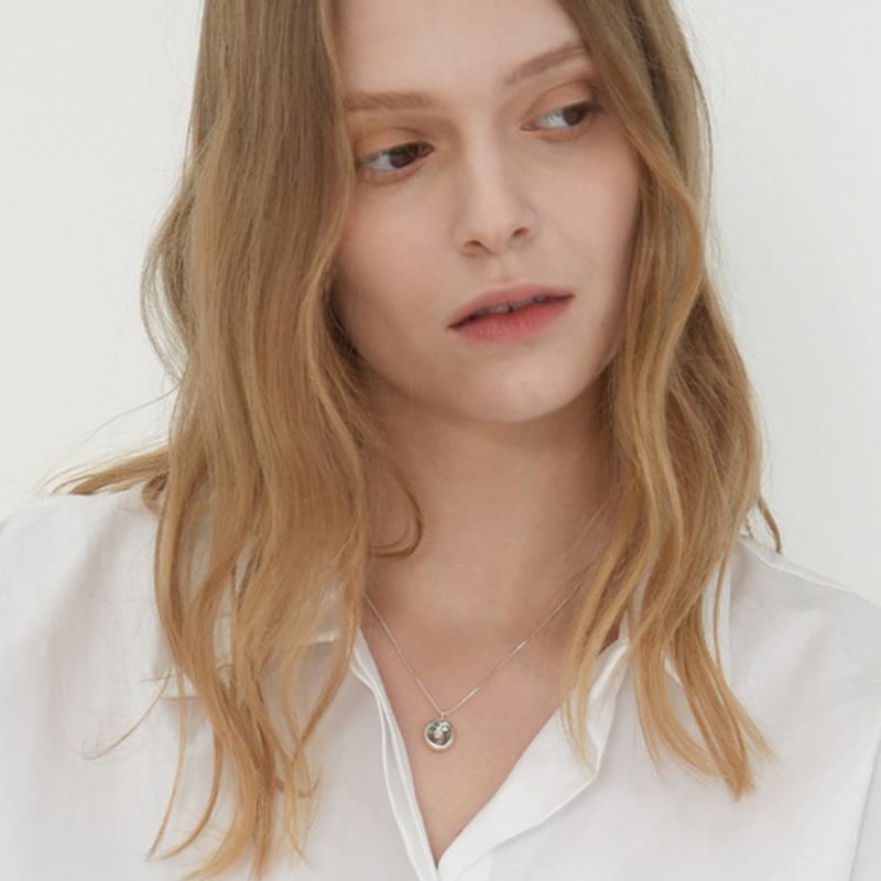 REINDEER GENTLE STONE NECKLACE 07