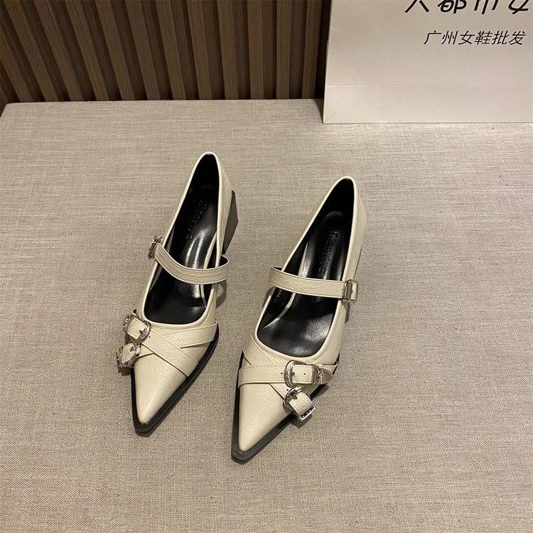 

Fashion Spring Women s High Heels Sexy French Style Pointed Shoes Metal Decoration Paired Skirts Elegant Banquet Fashion Mary Jane Shoes 35