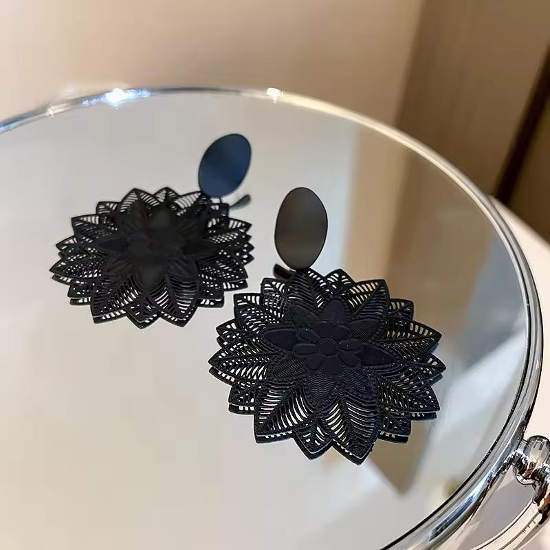Pinkdudu Vintage Elegant Black Flower Drop Earrings For Women Luxury Ethnic Earring Exaggerated Temperament Gothic Jewelry PD1983