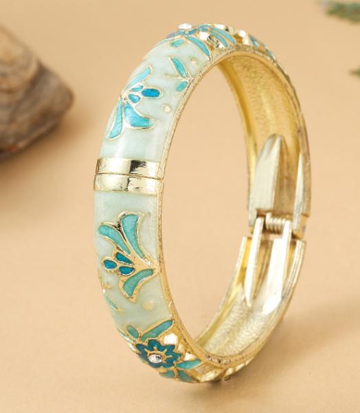Trendiga Breda Håliga Emaljarmband för Kvinnor Kinesisk Stil Lyxiga Cloisonné Vårspänne Armbandsberlocker Fest Smycken