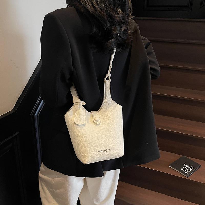 High-end Niche Bag Women's Summer New Fashion Shoulder Messenger Bag Casual Bucket Bag
