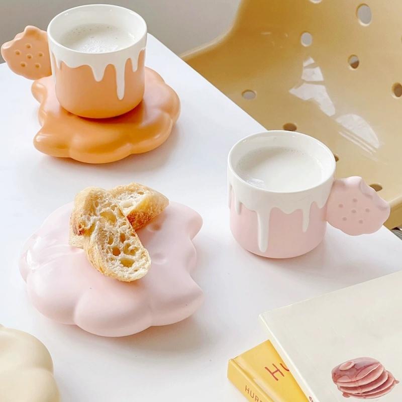 240ML Cute Cream Biscuit Ceramic Water Cup Creative Cartoon Household Breakfast Milk Mug Girls Office Design Coffee Cups