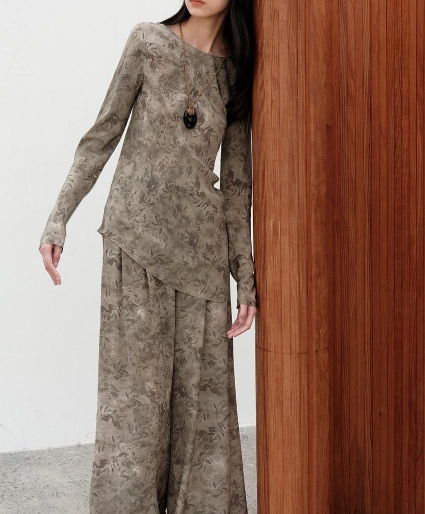 2026 Spring/Summer Botanical Print Faux Silk Top & Pleated Wide-Leg Pants Set
