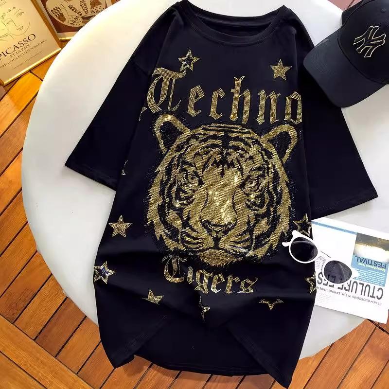 Plus Size Rhinestone Tiger Head Short Sleeve T-shirt, Women’s Black Top with Wing Design