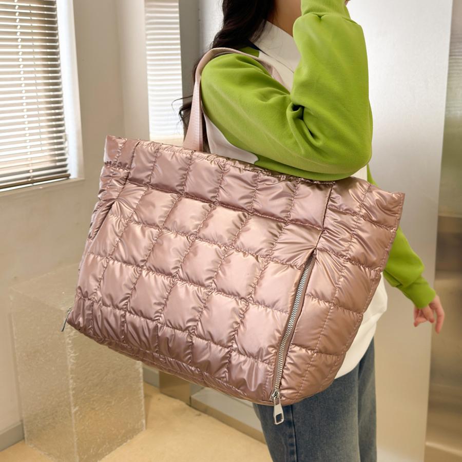 Large Capacity Quilted Tote Bags for Women Solid Color Women's Shoulder Bag for Gym Travel Fashionable Nylon Winter Padded Handbag