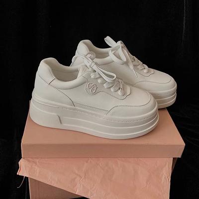 Chaussures montantes à semelles épaisses en cuir pour femmes, nouvelles printemps et été, légères et respirantes, petites chaussures blanches, chaussures de sport décontractées