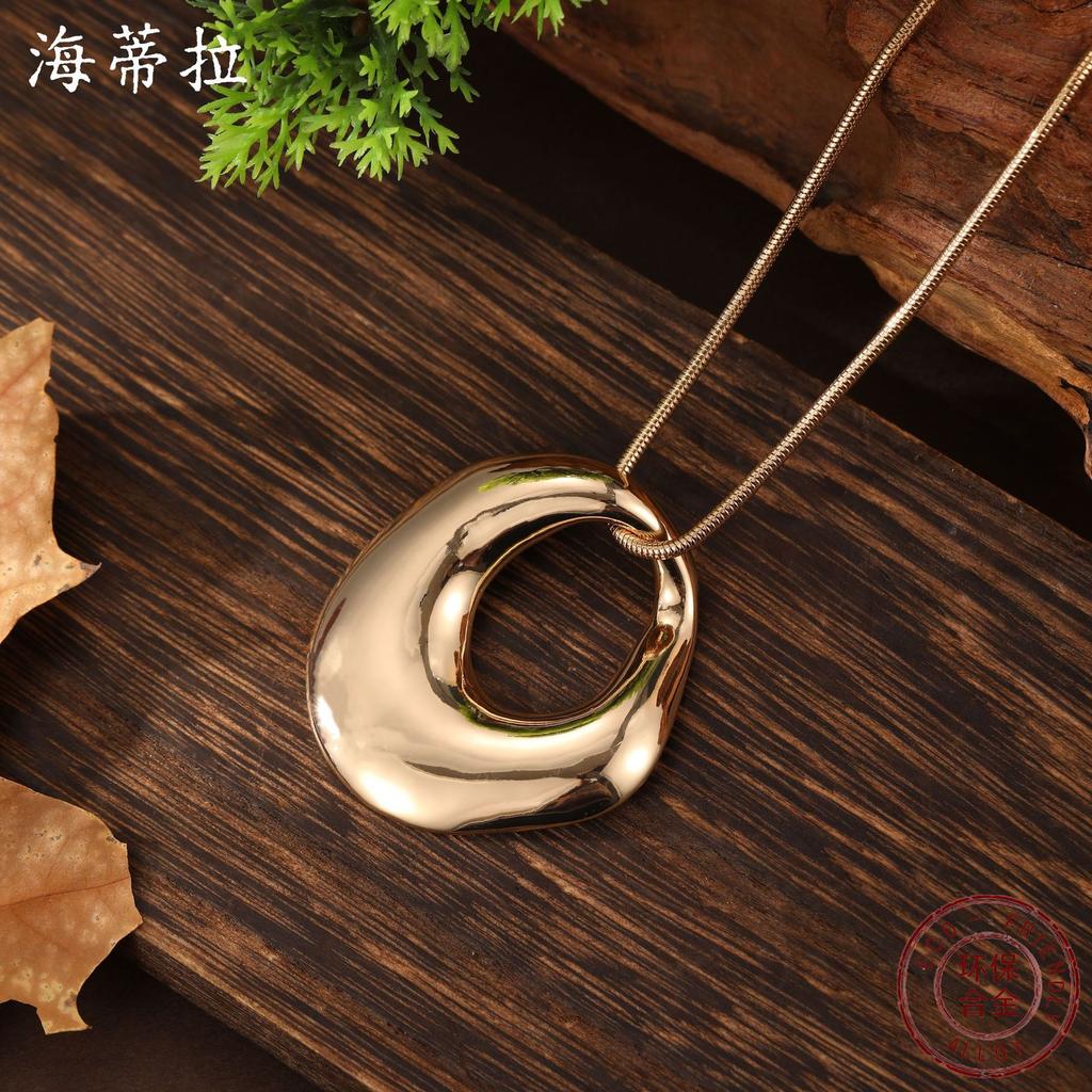 New Glossy Hollow Geometric Long Pendant, Irregular Round Long Necklace for Women's Fashion and High Sense
