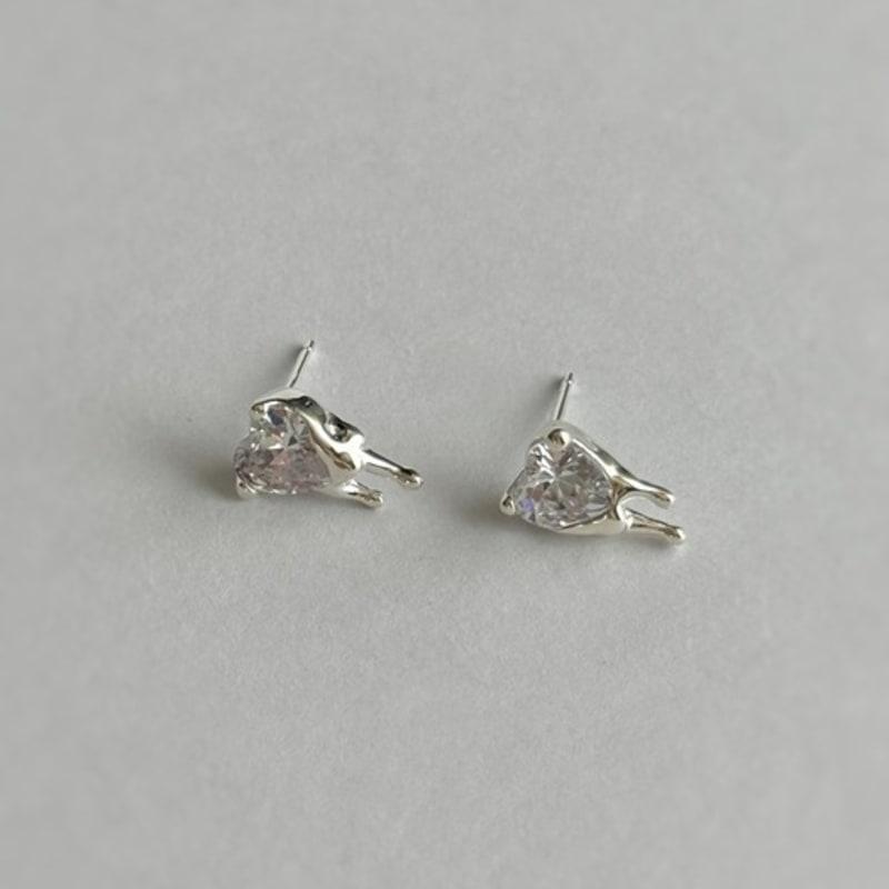 THE BORING Rainny Heart Earrings