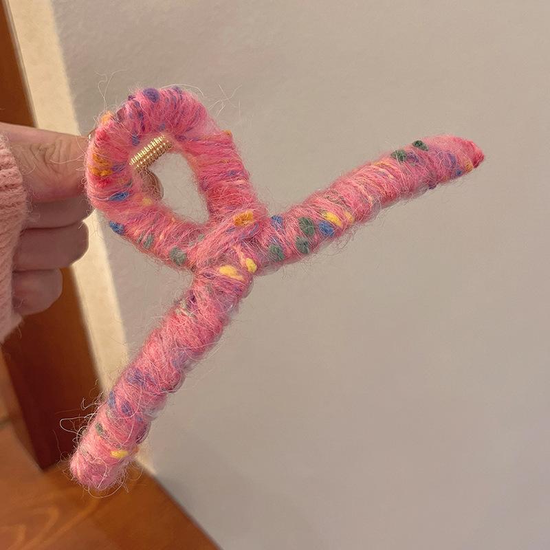 

New Colorful Winding Wool Hair Claw Clip for Women Sweet Versatile Christmas Shark Clip Barrette Girls Hair Accessory