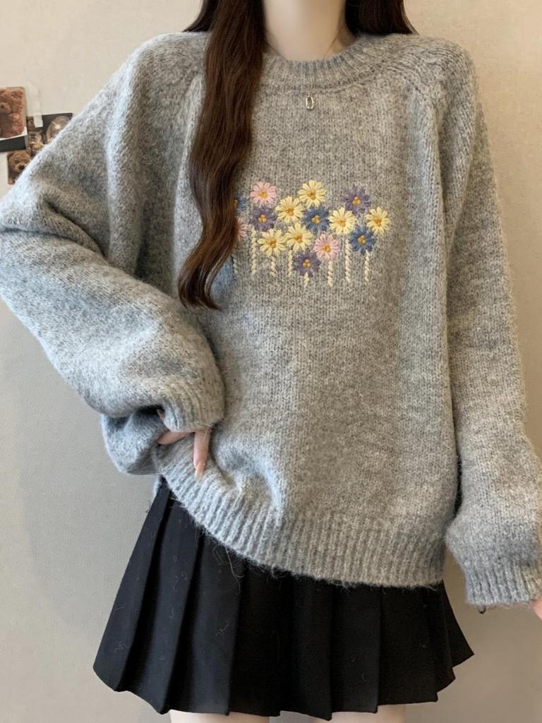 Women's Soft 3D Flower Embroidered Knit Pullover - Cozy Autumn/Winter Style