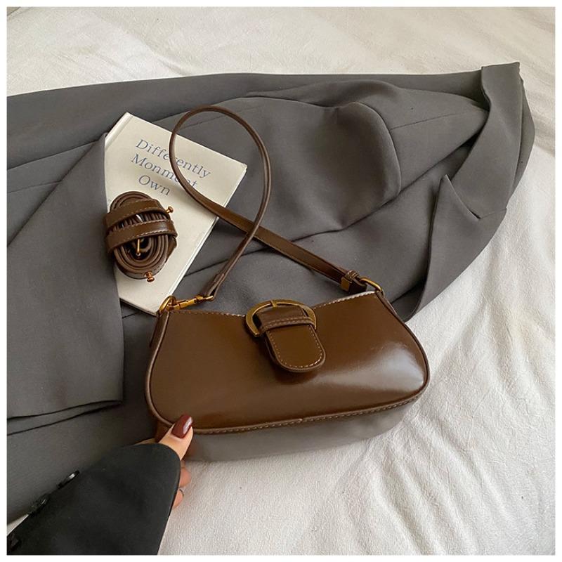 Niche retro Korean version underarm bag women's autumn new high-value fashion simple shoulder small bag