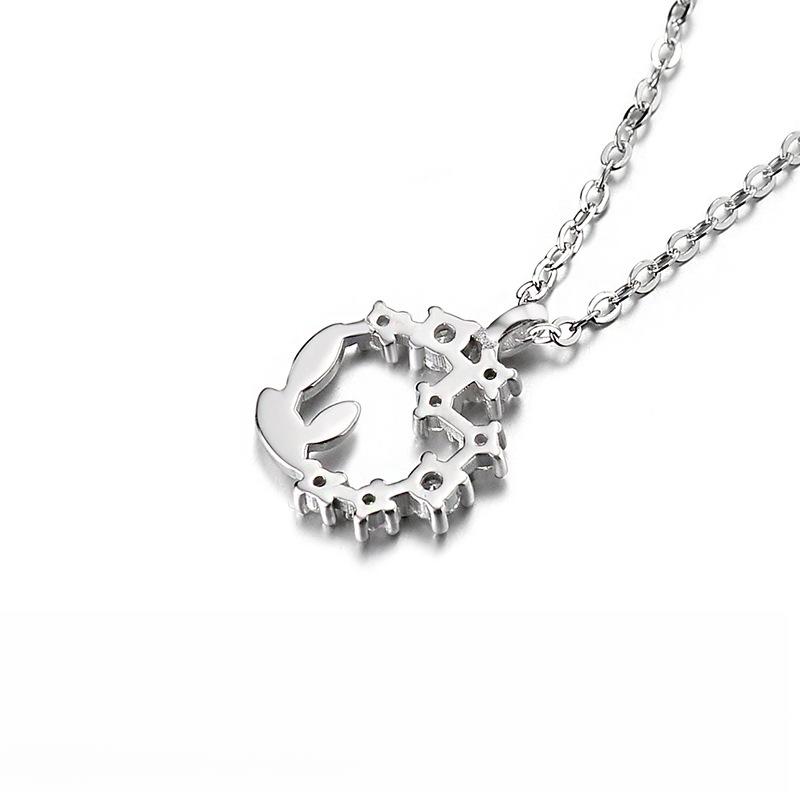 Leaf Necklace Women's Simple and Luxury Pendant Temperament, Flower Ring Design Sense, Collar Chain New