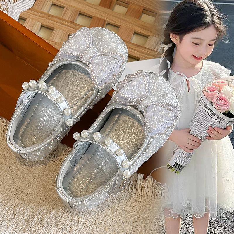 Girls' Crystal Princess Shoes2026Summer new style pearl and rhinestone bow children's leather shoes, solid color performance shoes