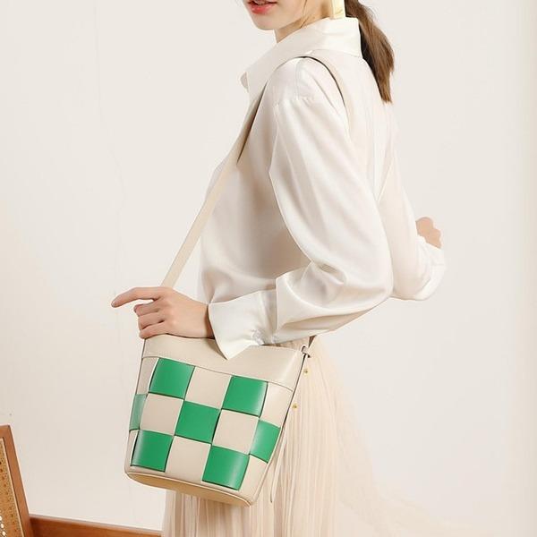 New Checkerboard Cowhide Versatile Bucket Bag Women's Large-capacity Niche Shoulder Messenger Bag