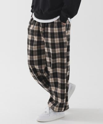 PIANER Szerokie spodnie dresowe w kratę Tartan (czarny)