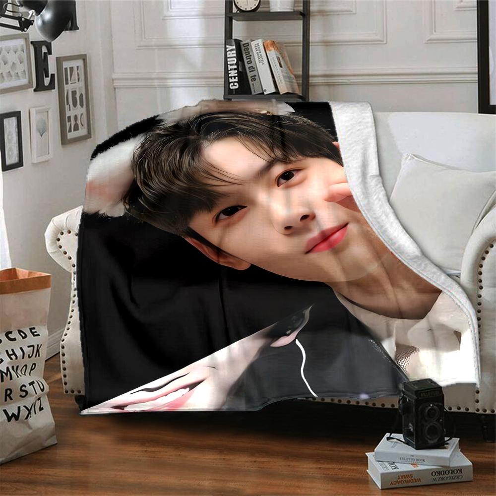 1Pc Cha Eun-woo Blanket Soft Comfortable Polyester Blanket All Season Warm Throw Bedroom Office Outdoor Use Ideal Christmas Gift Choice Print Home Bla
