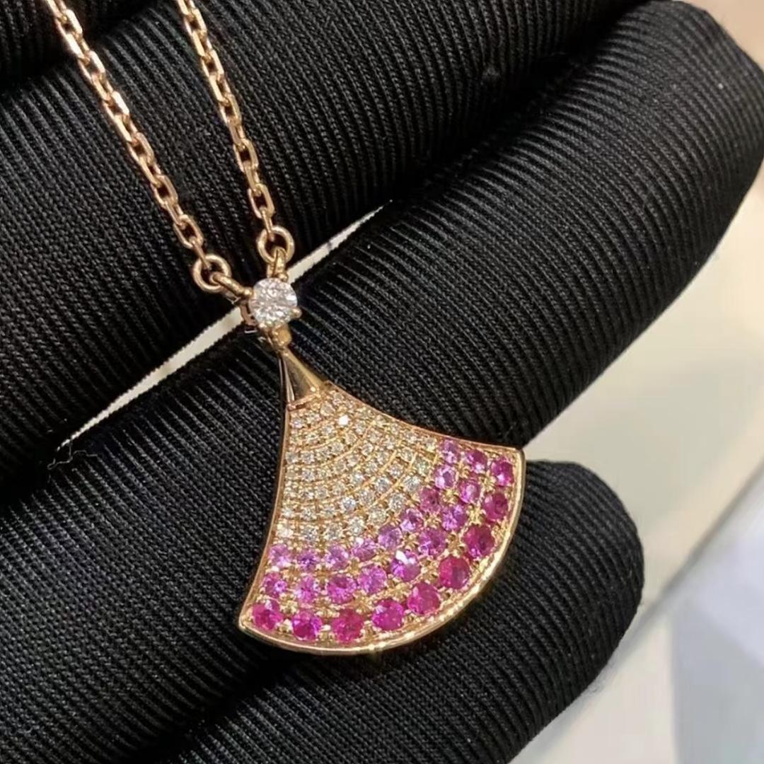

18K Rose Gold Full Diamond Gradual Change Skirt Necklace Slightly Inlaid Gypsy Star Fan Light Luxury High Sense Collarbone Chain 2026 45CM
