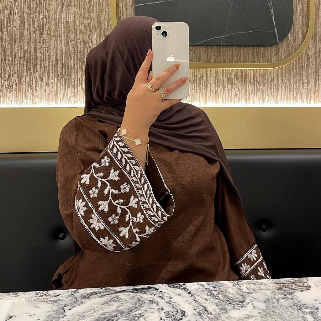 Elegantes besticktes Kleid Robe LR735 - Loriya2024 Dubai, Kollektion Naher Osten & Türkei