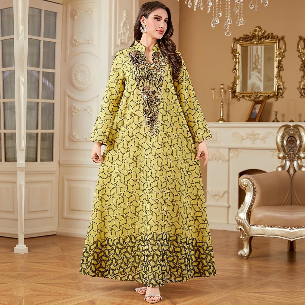 Middle Eastern & Western Women's Embroidered Muslim Dress – Long-Sleeve Arabic Robe