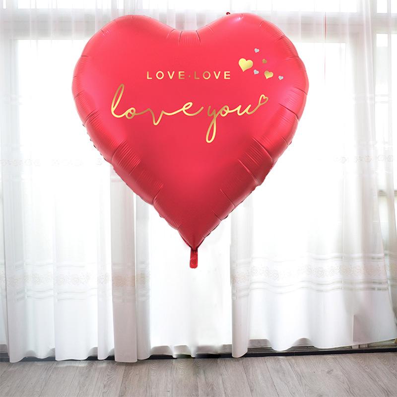 Xiaohongshu Qixi Festival Giant Heart Proposal Balloons - City Check-in Landmark Decorations