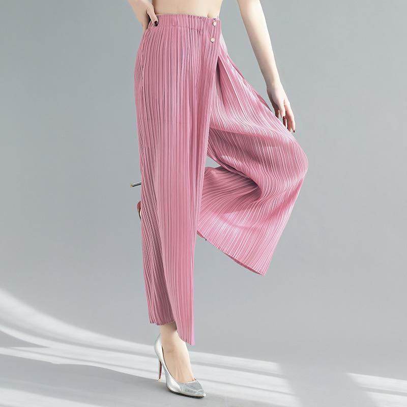 Summer 2024 Women's Black High-Waisted Wide-Leg Pleated Pants: Versatile, Slimming, Loose Fit, Plus Size, Casual Nine-Point Length.