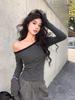 Herbst/Winter gestreiftes One-Shoulder Langarm-Damenoberteil mit abnehmbarem Brustpolster
