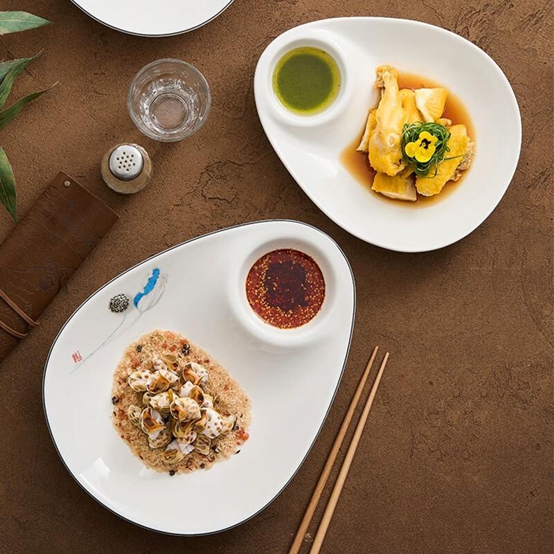 Nordische Keramik Knödelplatte mit Soßenschälchen