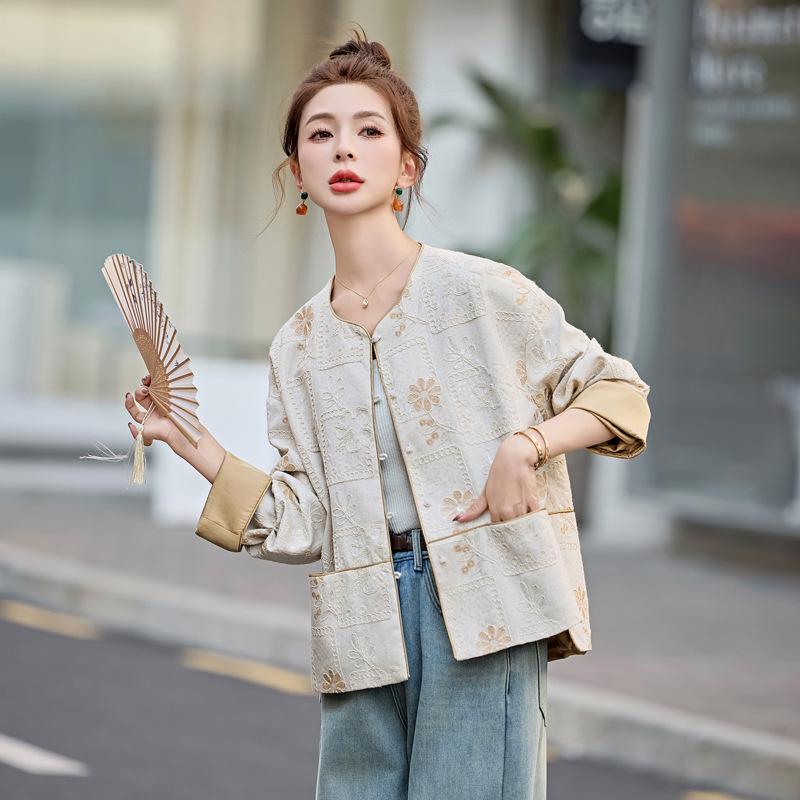 

2025 Spring/Autumn Women s Retro Loose Embroidered Jacket - Chinese National Style L (120-130 jin)