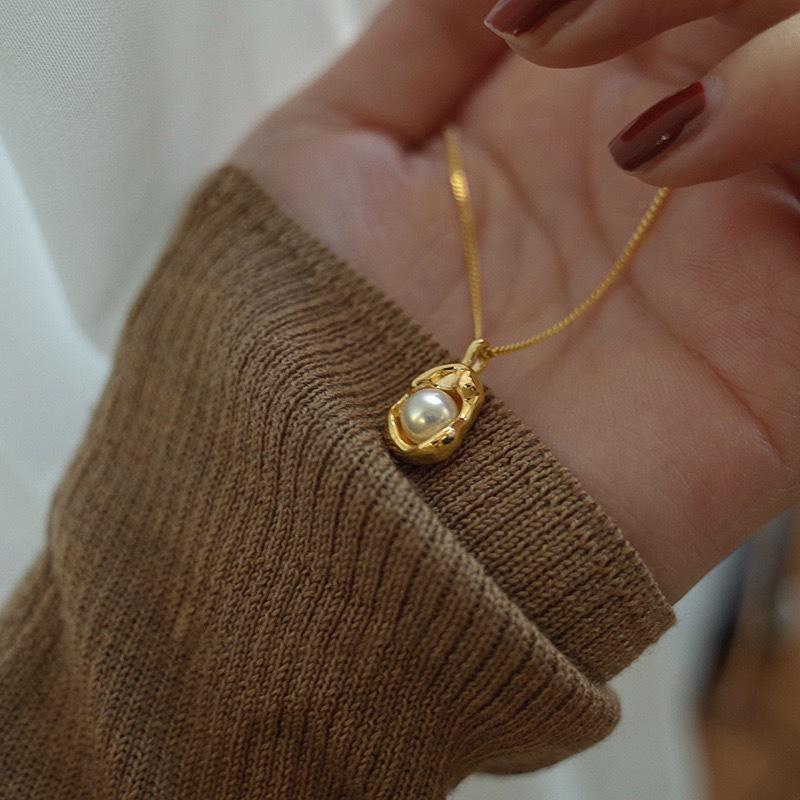 Copper-Plated Gold Pendant with Irregular Ingot and Pea Pearl - Elegant High-End Style Accessory