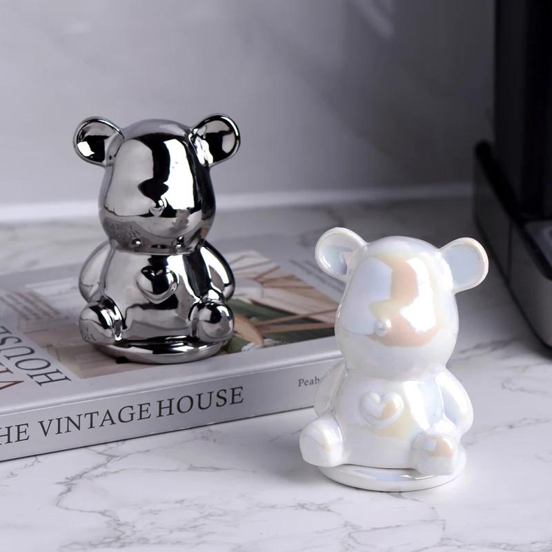 1 Piece of Ceramic Toothpick Holder, Cute Shaped Cotton Toothpick Holder with a Caring Teddy Bear, Fashionable Home Decoration,