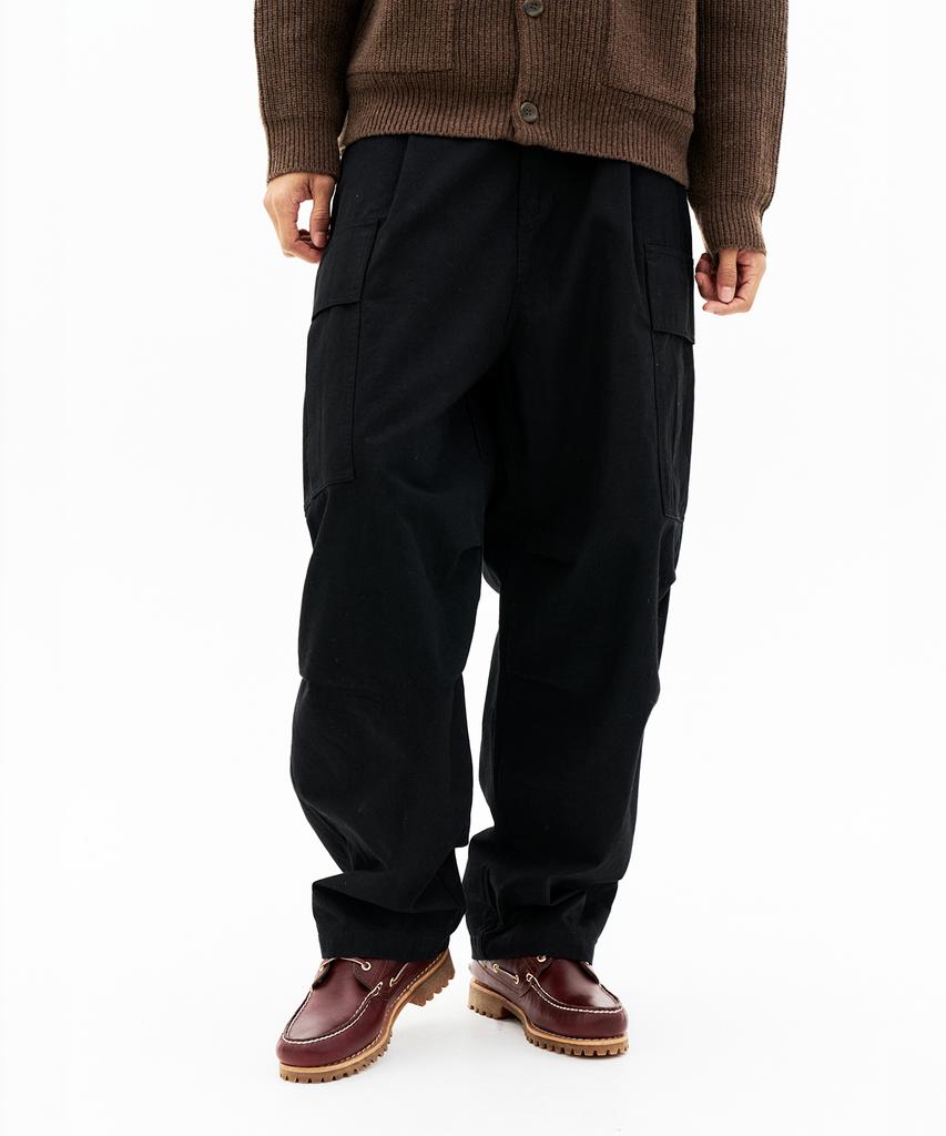 CONTROBANAL3 Single-Pleat Wide Cargo Pants [Black]