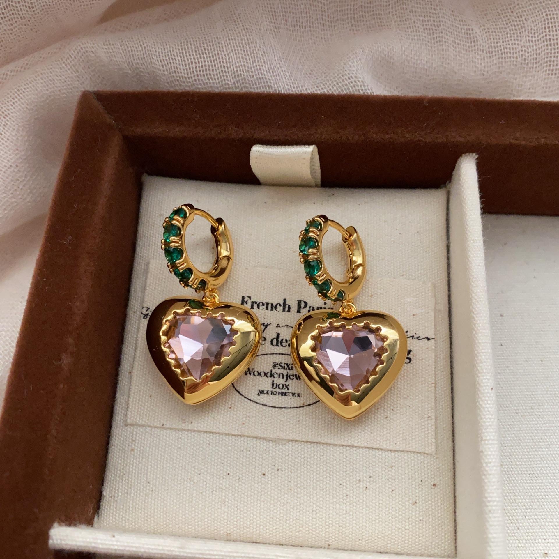 Inlaid Zircon Temperament Earrings, Ear Buckles, High-End Pink Love Earrings, Light Luxury And Exquisite Versatile.