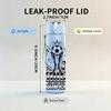 1 Stück Fußballpokal Champion Abzeichen Druck 750 ml Farbe Kunststoff Sport Wasserflasche Auslaufsicher Klappdeckel mit Strohhalm Geeignet für Sport Büro Zuhause