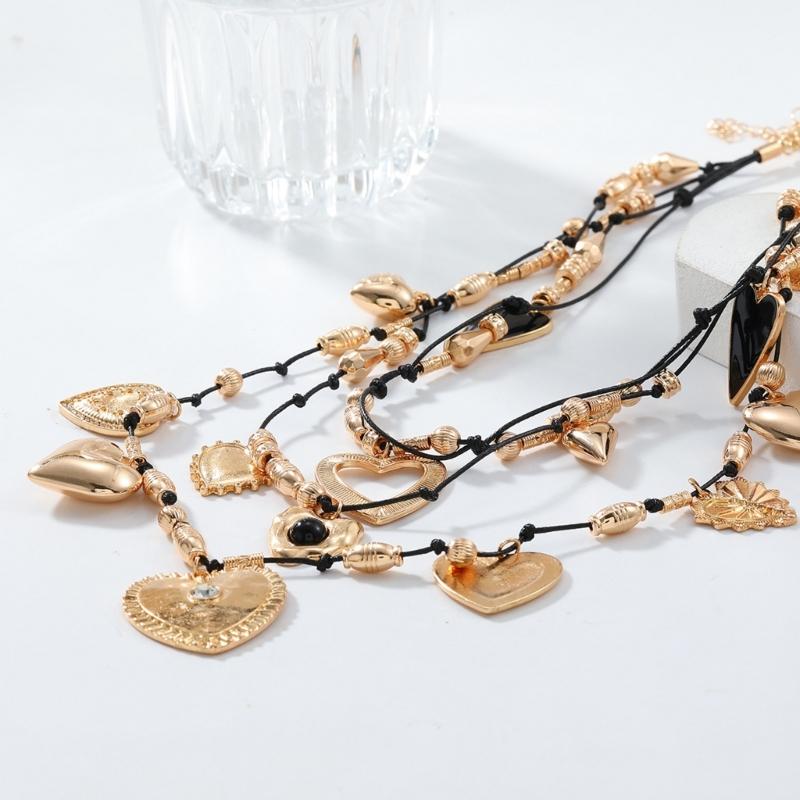 Gold Heart Pendant Necklace Multi Layered Neckchain for Women Adjustable Length Clavicle Chain Unique Valentine's Gift