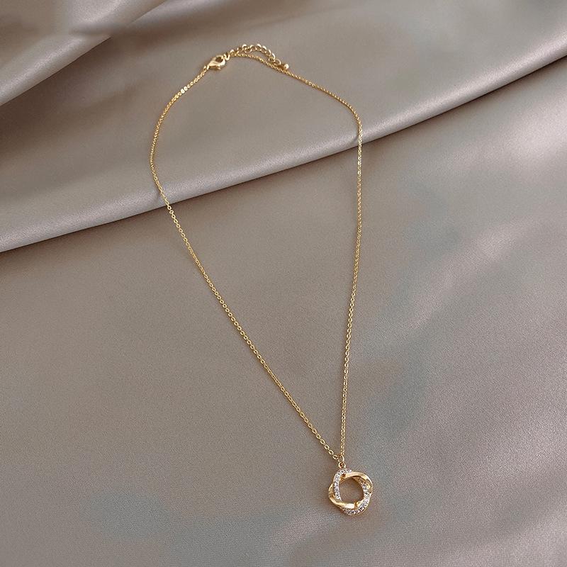 Minimalist Titanium Steel Clavicle Necklace with Pearl Pendant for Women - Versatile Cold Style Fashion Jewelry