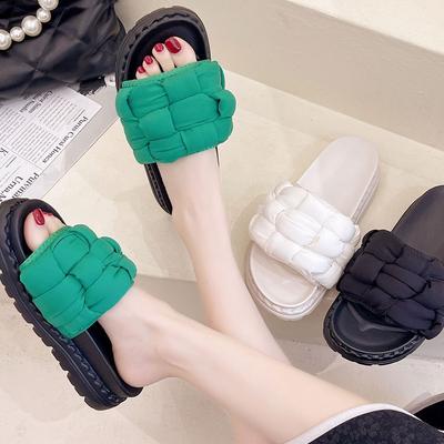 2025 New Internet Celebrity Explosion Super Hot Slippers Women's Summer Wear Ins Fashion High Sense Thick Bottom One Word Sandals