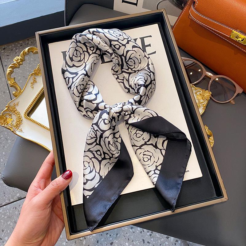 Damen Sommer Seidenschal: Leichtes, luxuriöses kleines quadratisches Halsaccessoire