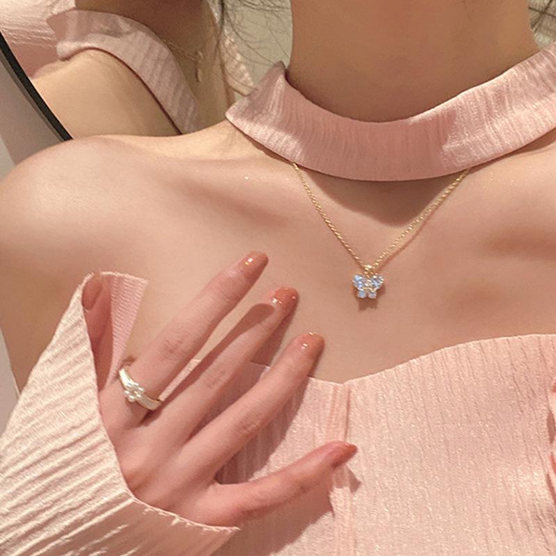 Internet celebrity cherry blossom necklace female niche design is light luxury versatile small fresh girl accessories for girlfriends gifts