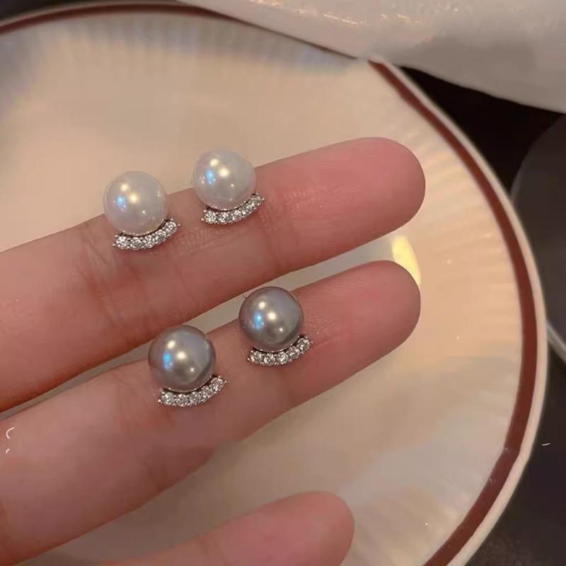 High-end Compact Zircon Pearl Earrings for Women  Niche Light Luxury  Retro Personality  Simple and Versatile  Fashionable Earrings
