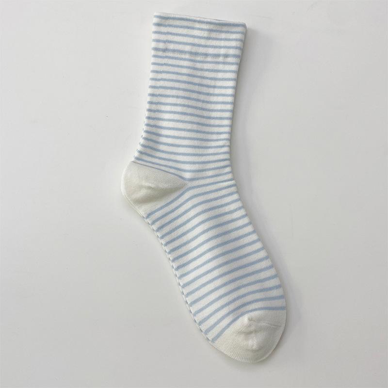 Ladies Spring and Autumn Striped Loose Mouth Boneless Moon Son In The Tube Pile Pile Cotton Socks