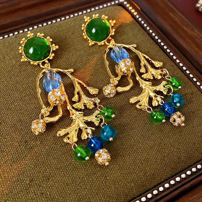 "Vintage Silver Needle Diamond Snake Earrings for Women – Light Luxury, High-End Style"