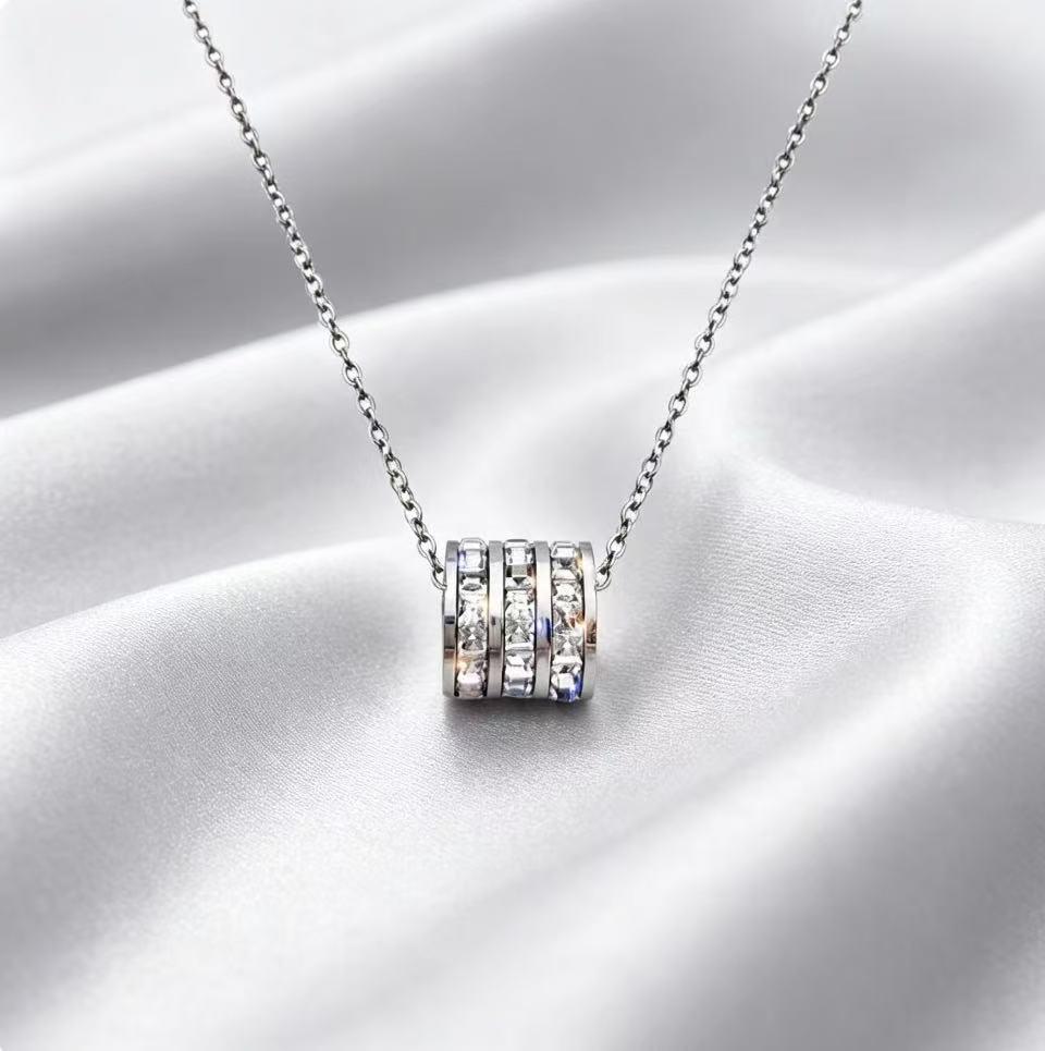 Women's Light Luxury Zirconia Inlaid Titanium Steel Pendant Necklace